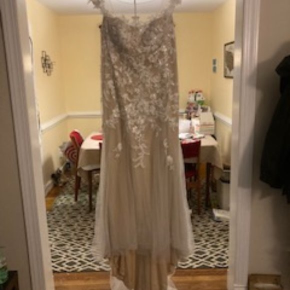 Azazie Eudora Wedding Dress Diamond White/Champagne Size WD18 - Picture 4 of 14